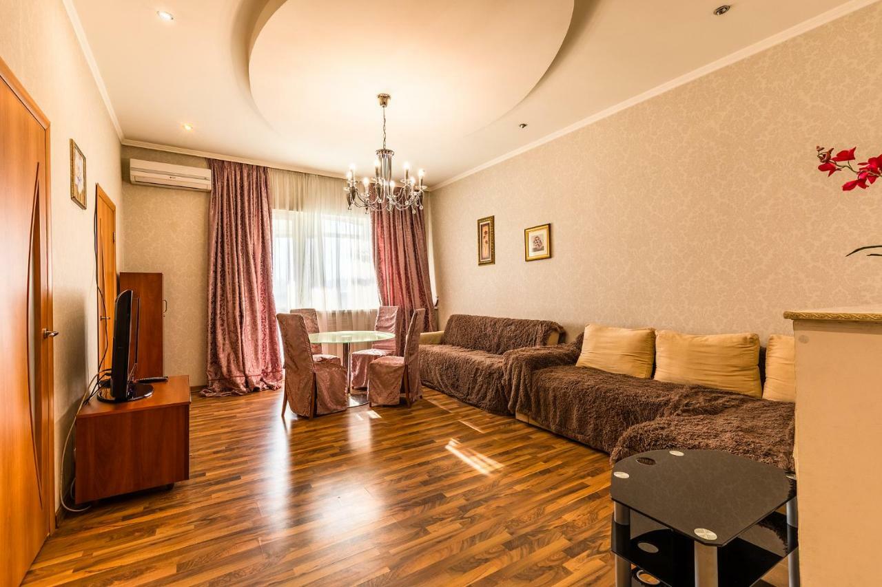 קייב Apartment In The City Center מראה חיצוני תמונה